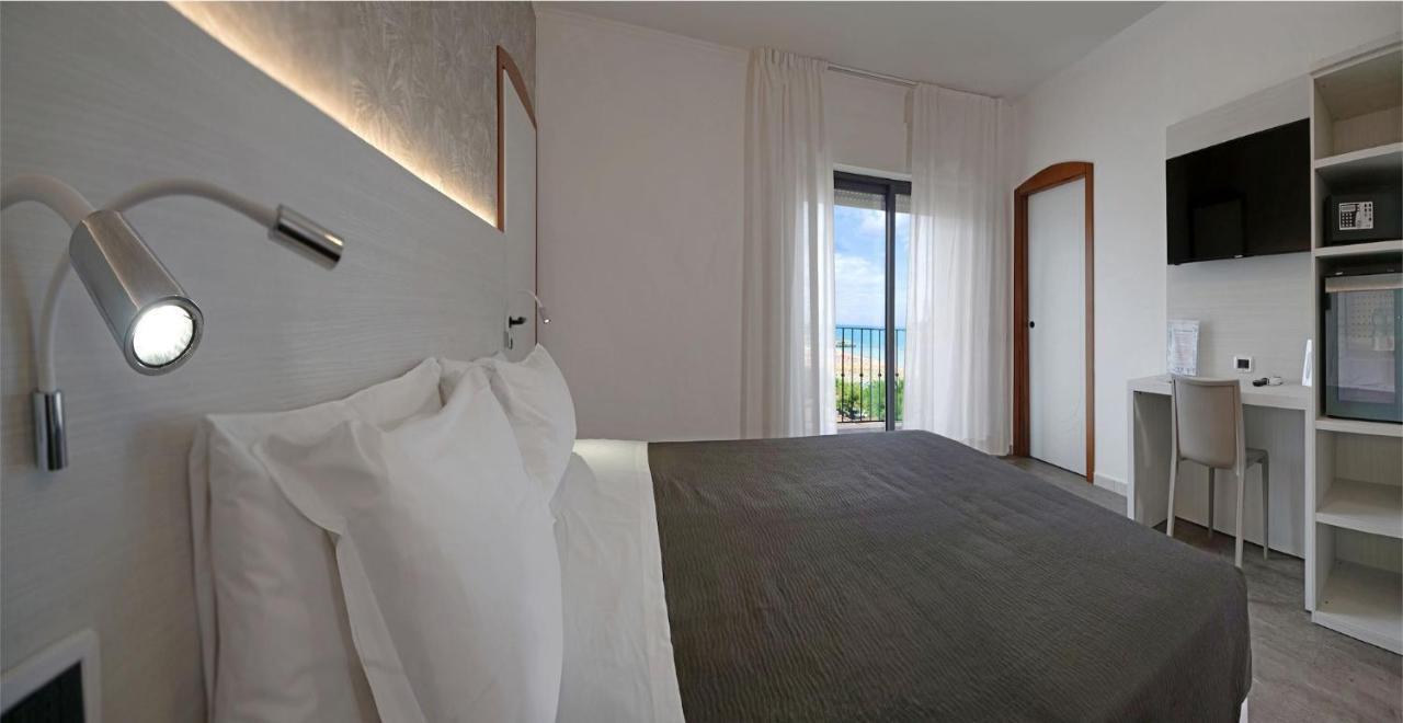 Hotel Venus Gabicce Mare Exterior foto