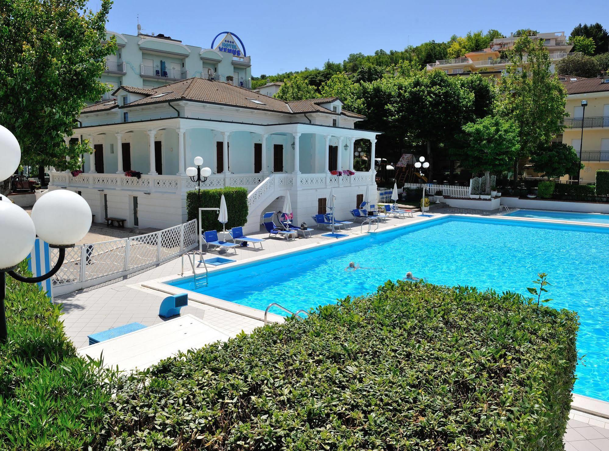 Hotel Venus Gabicce Mare Exterior foto